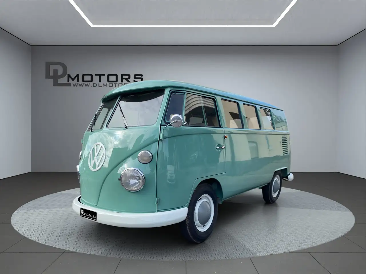 Volkswagen T1 1.2 6 Volt * Germania * Restaurato * 9 Posti *, foto 1