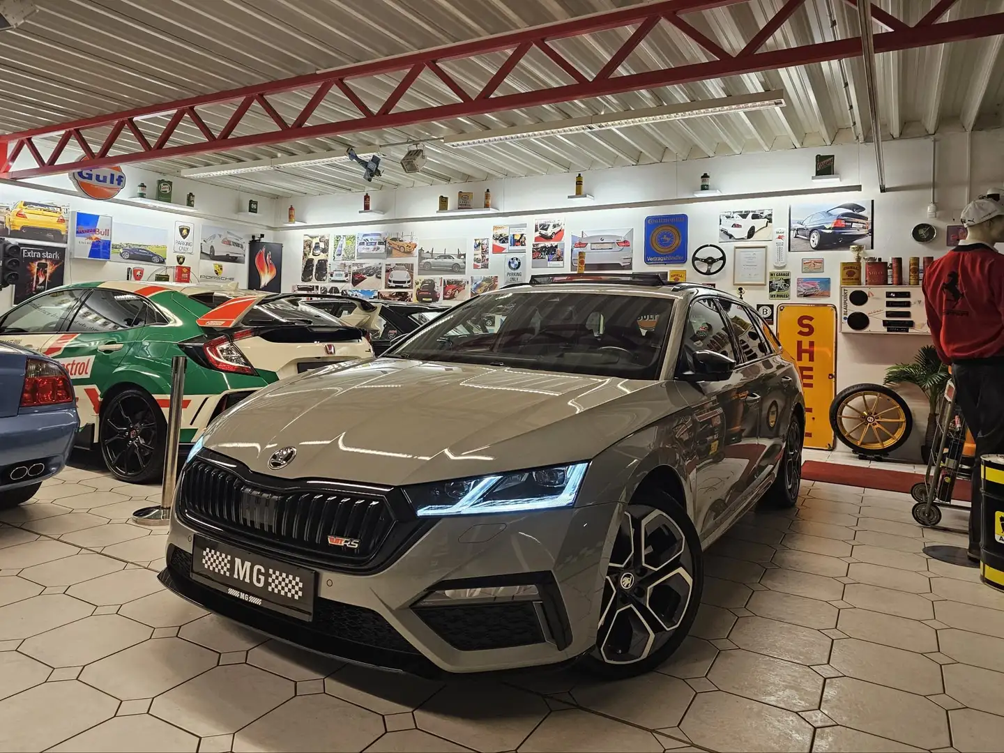 Skoda Octavia RS iV Panorma Grau - 2