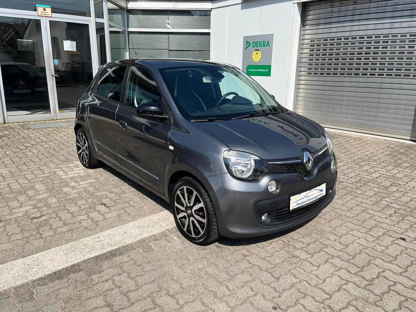 Renault Twingo Cosmic Automatik mit Klima/ABS/ESP/SHZ/Met./Alus/ - 2