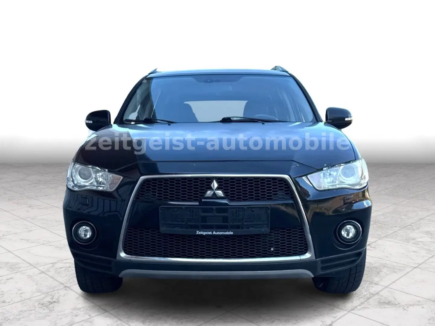 Mitsubishi Outlander Intense 4WD*7-SITZER*LEDER* Zwart - 2