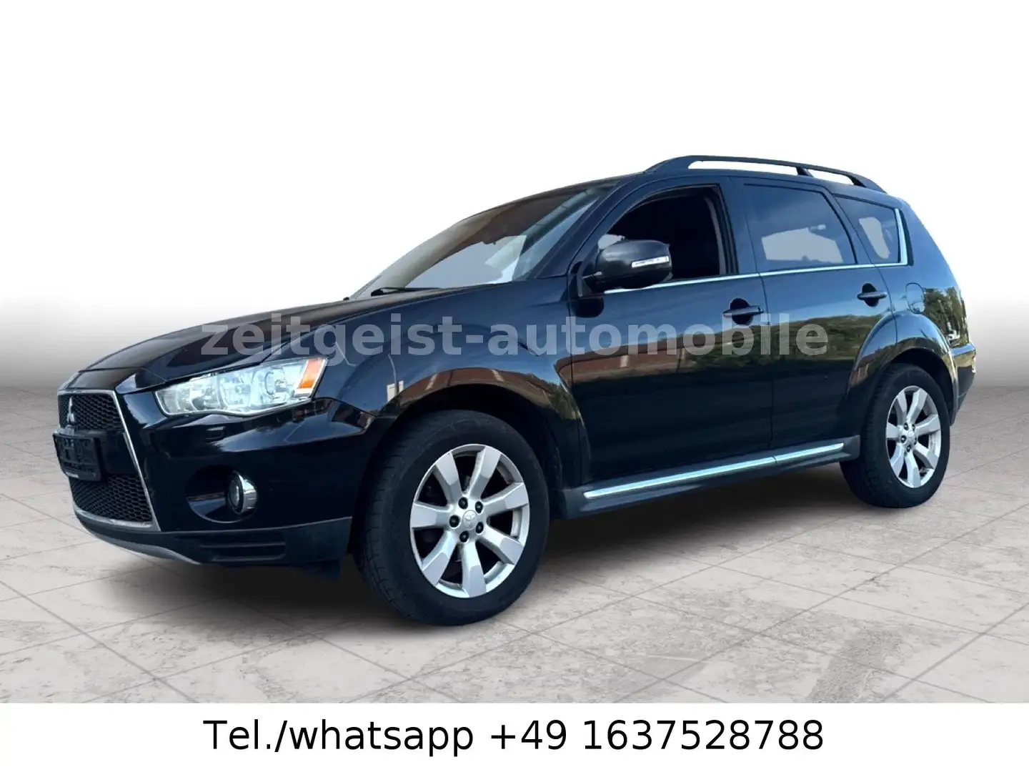 Mitsubishi Outlander Intense 4WD*7-SITZER*LEDER* Zwart - 1
