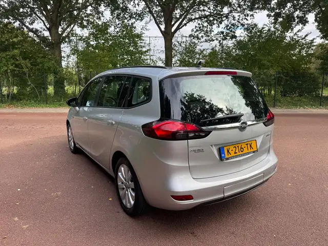 Opel Zafira Tourer view 6