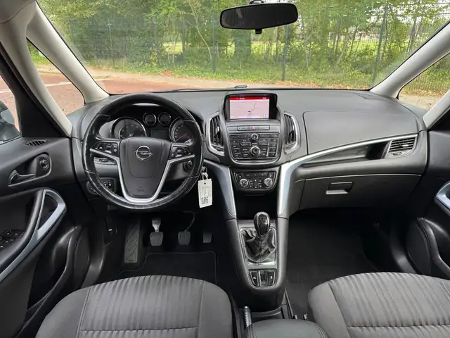 Opel Zafira Tourer view 13