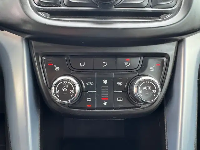 Opel Zafira Tourer view 22