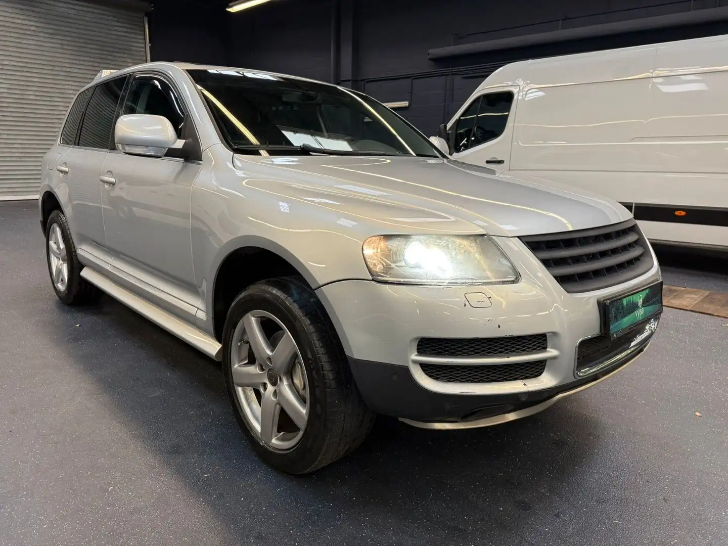 Volkswagen Touareg V6 Kong Sun & Air Individual / Exclusive Silber - 1