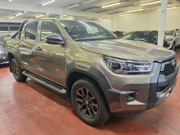 2.8 D-4D 4WD Invincible