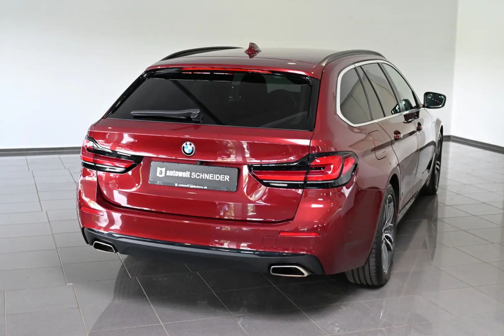 BMW 530 d Touring xDrive M-Bremse ACC LiveCoPro LED Červená - 2