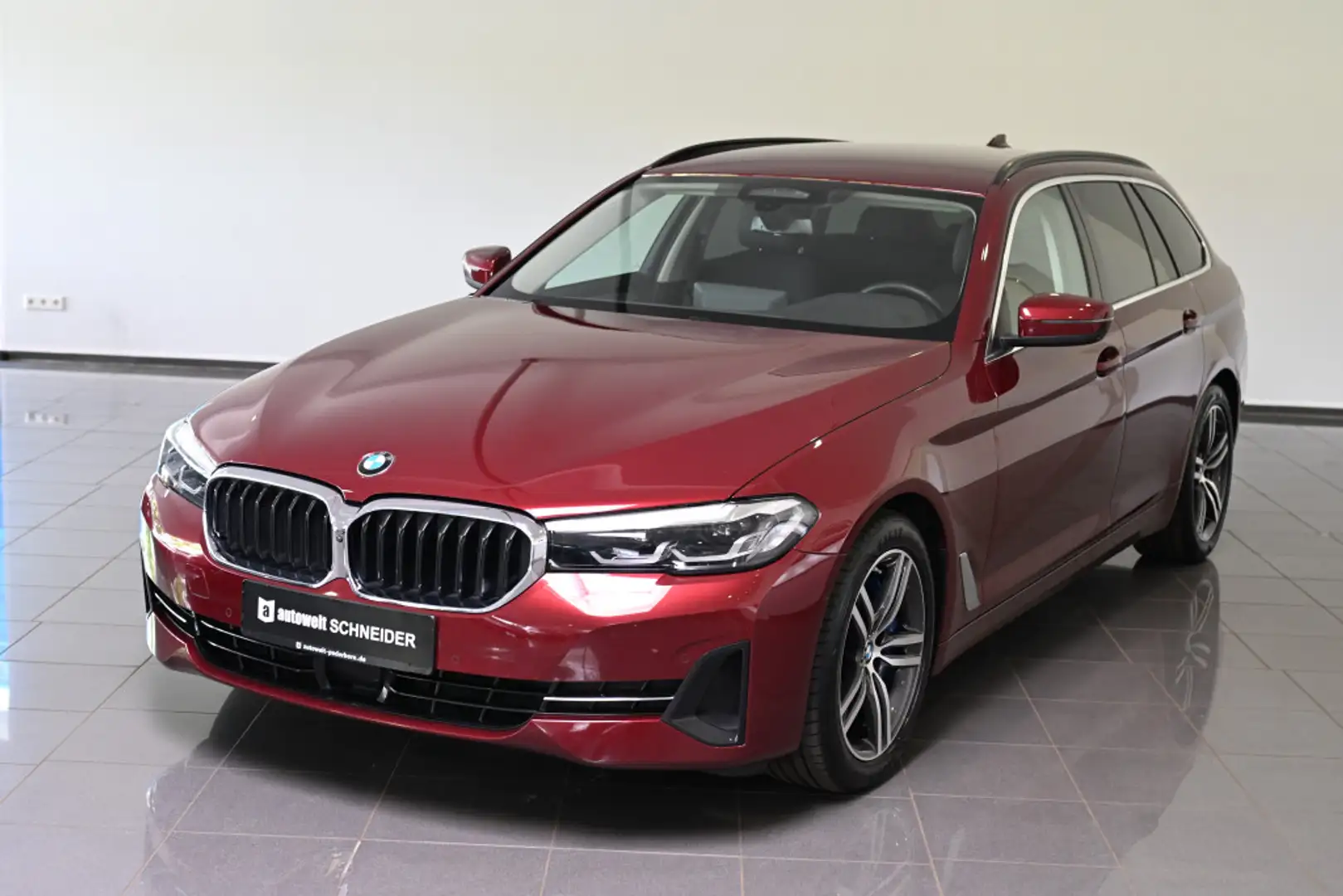 BMW 530 d Touring xDrive M-Bremse ACC LiveCoPro LED Červená - 1