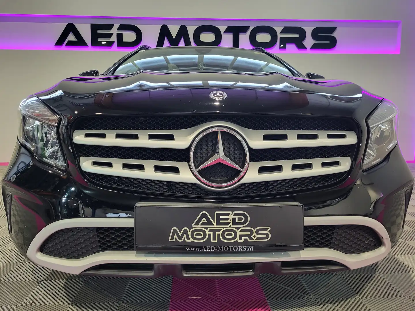 Mercedes-Benz GLA 180 GLA 180 CDI / d (156.912) Schwarz - 2