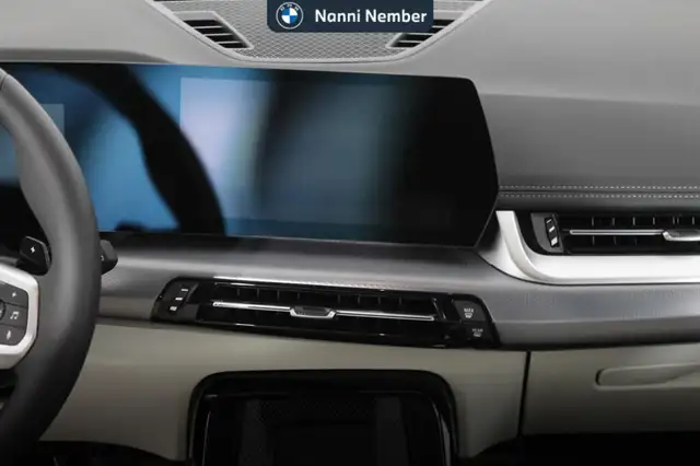 BMW X1 view 11