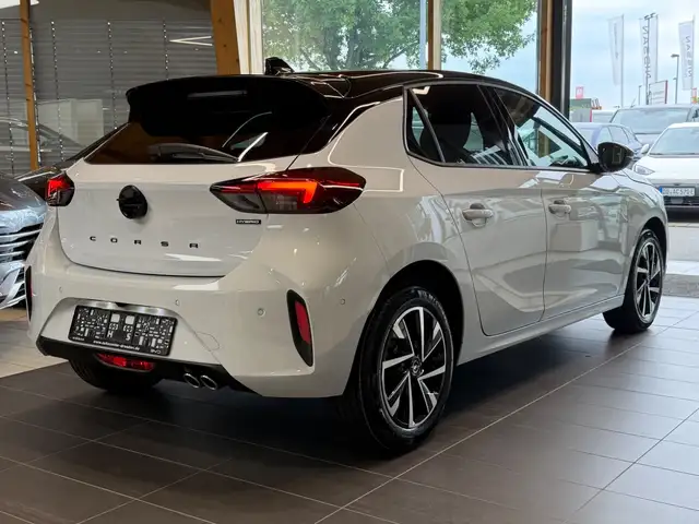 Opel Corsa view 8