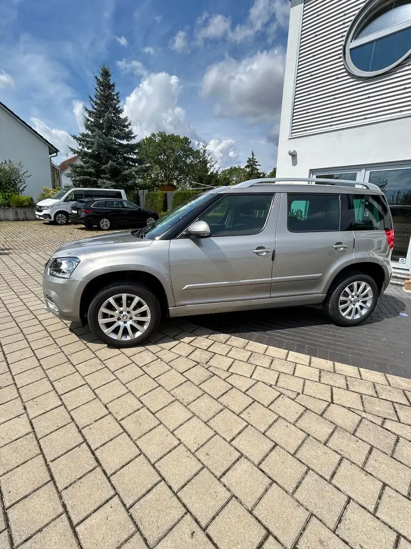 Skoda Yeti Drive 1,4TSI Beżowy - 2