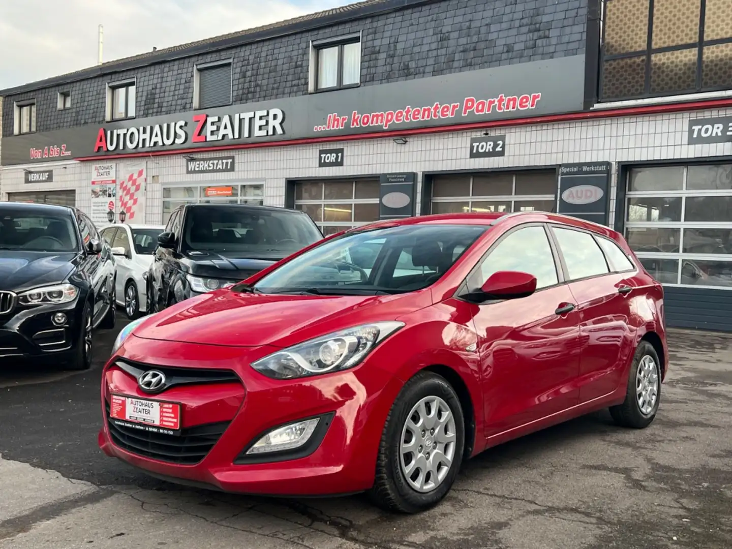Hyundai i30 cw Classic Rot - 1