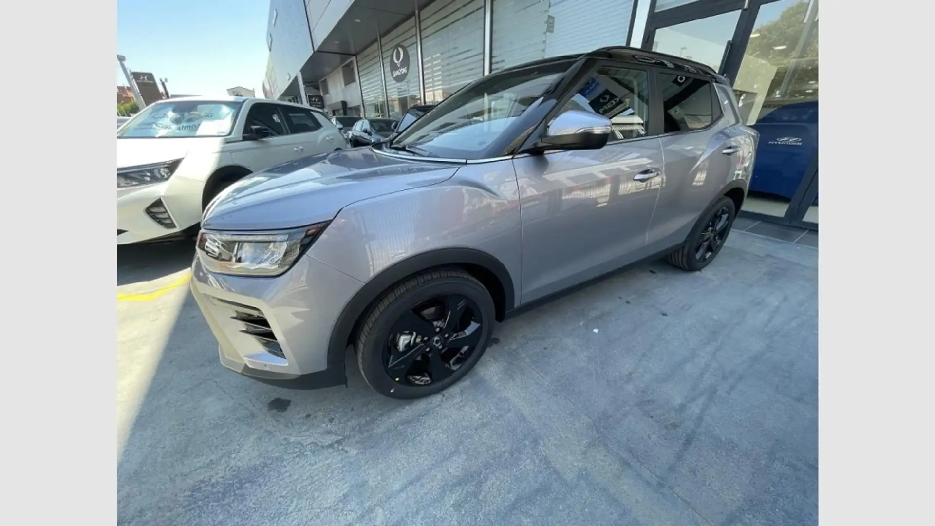 SsangYong Tivoli G15 Limited 4x2 Zilver - 2