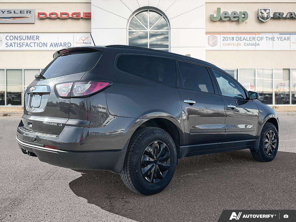 2016 Chevrolet Traverse LS — снимка 1