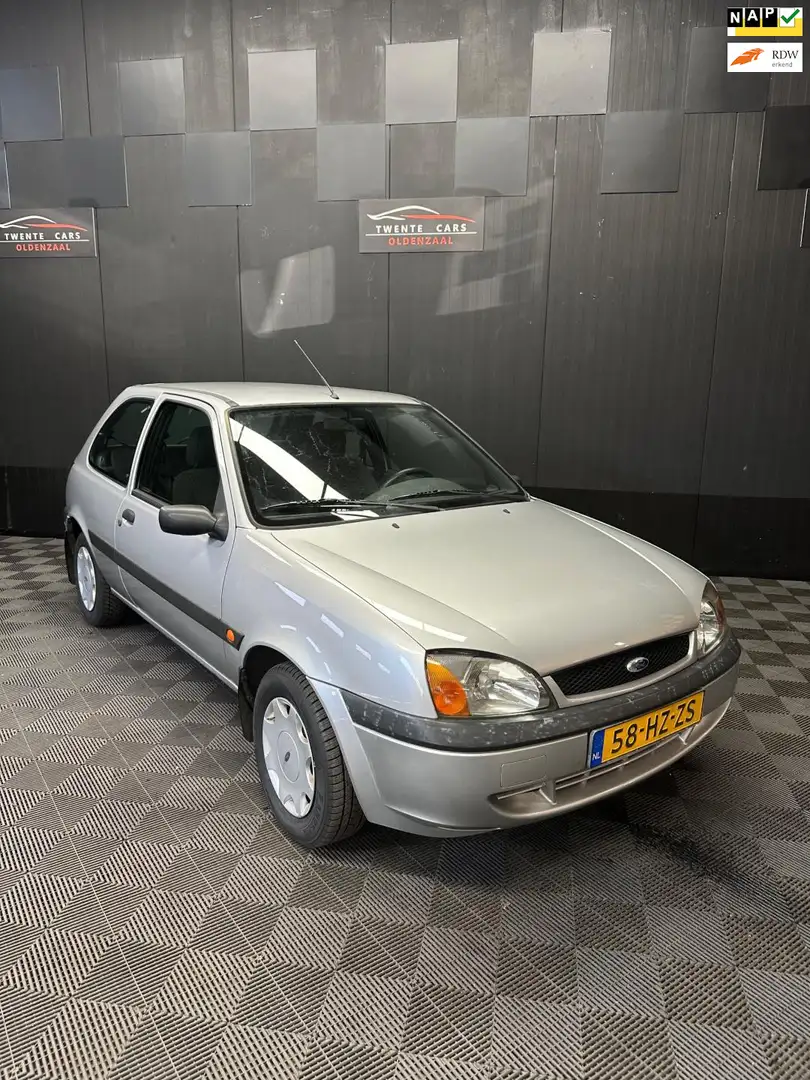 Ford Fiesta 1.3-8V Classic | Nieuwe APK | Gris - 1