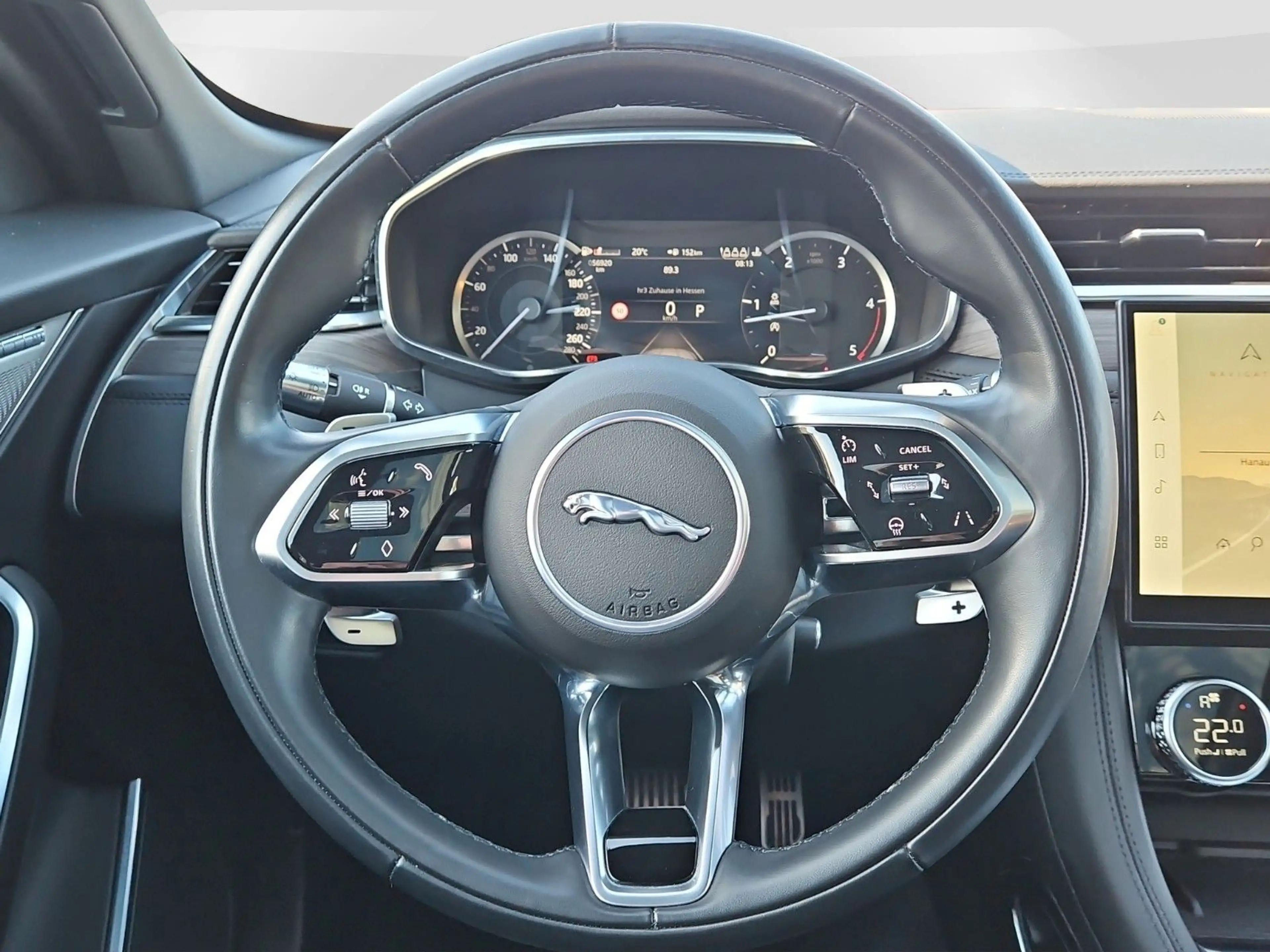 Jaguar F-Pace D300 Mild-Hybrid — photo 13