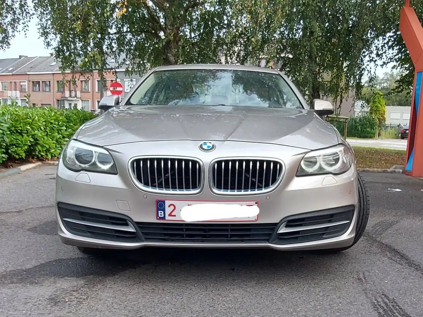 BMW 520 5E51 Beige - 1