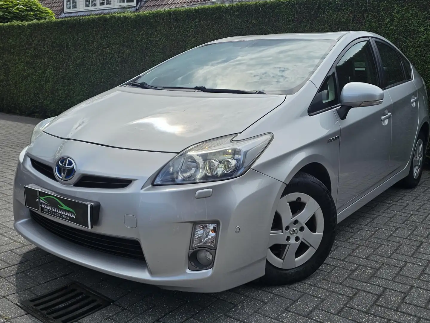 Toyota Prius 1.8 Dynamic Grau - 1