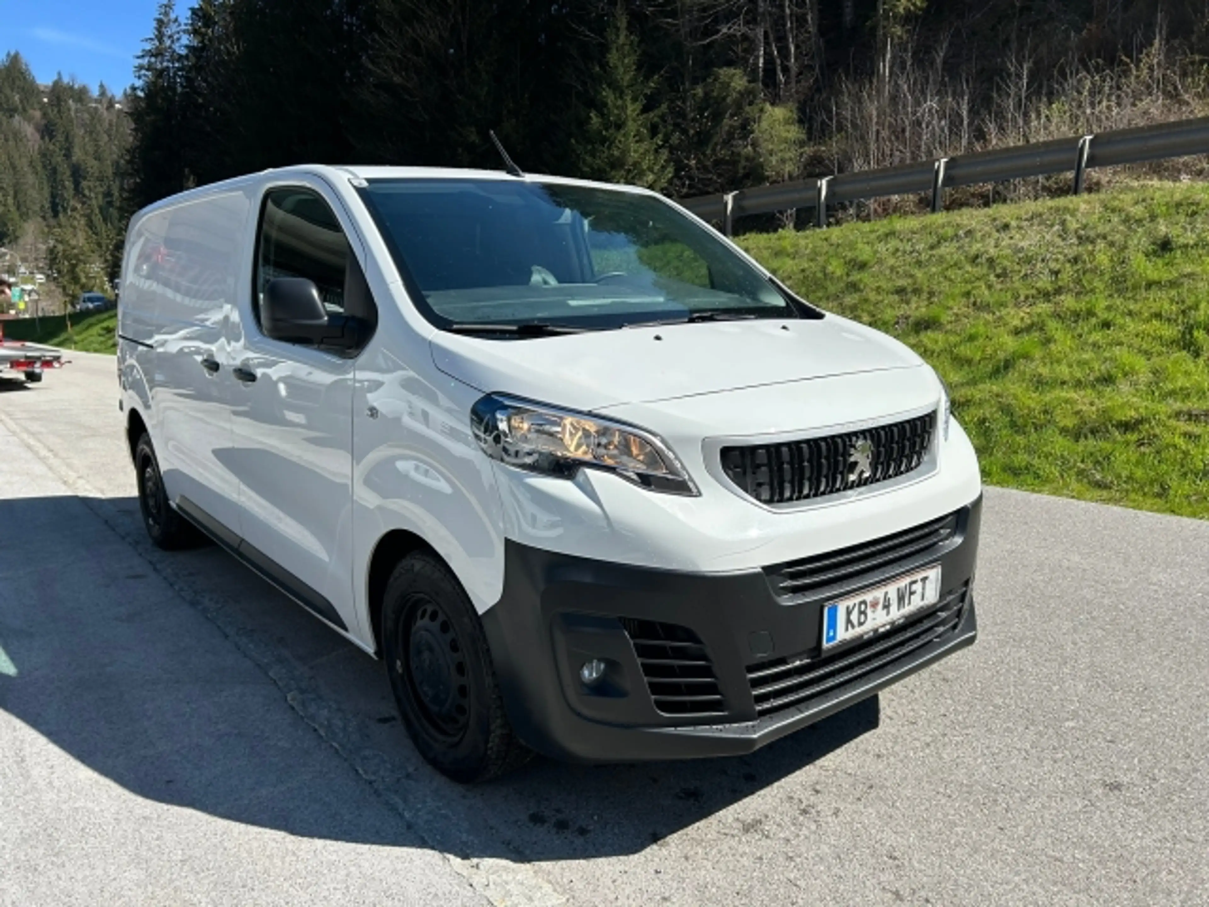 Peugeot Expert Expert Premium L2 BHDI 120 2,0 — photo 2
