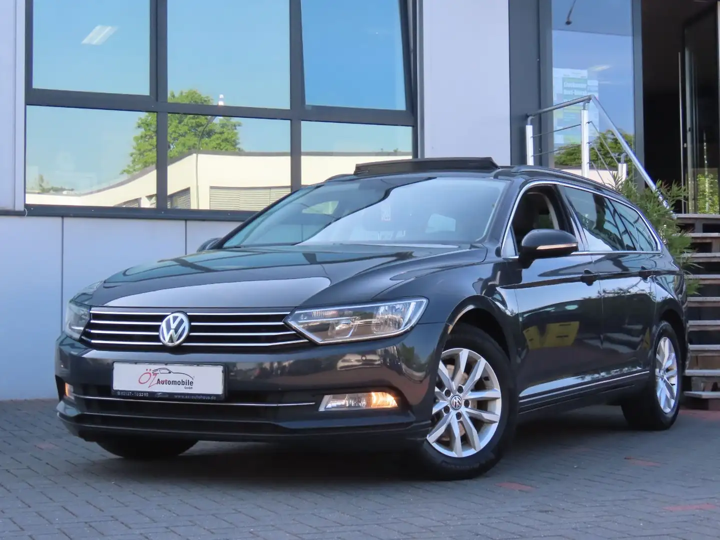 Volkswagen Passat Variant 2.0 TDI Comfortline Panorama Gris - 2