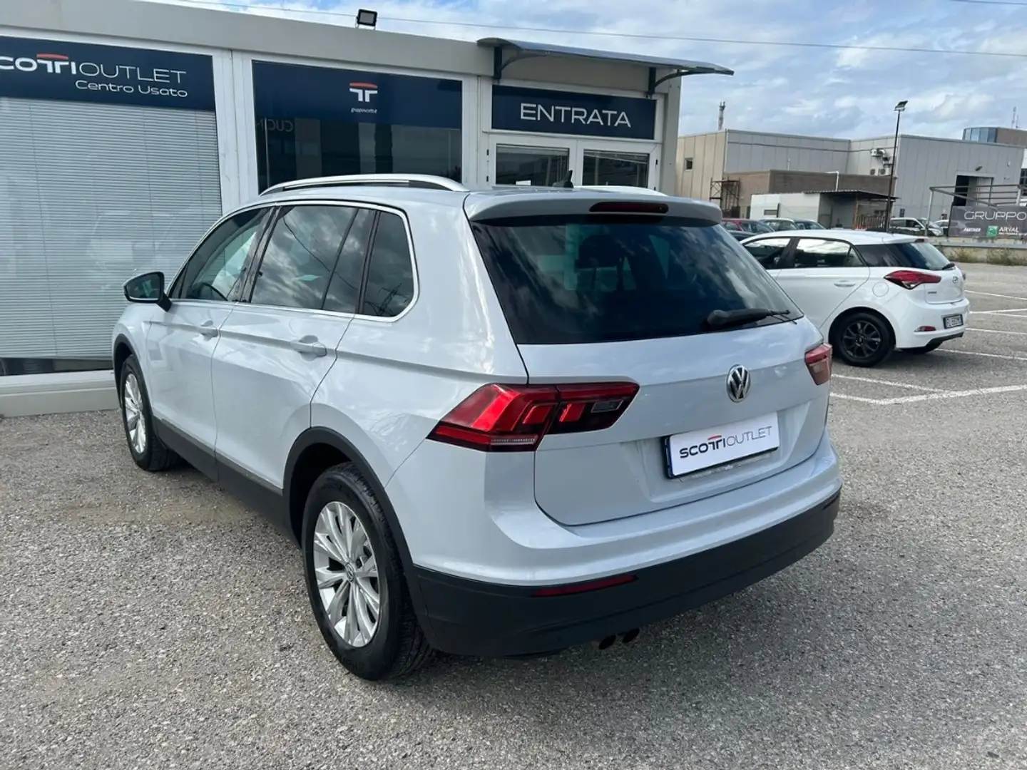 Volkswagen Tiguan 1.6 TDI SCR BlueMotion Business Wit - 2