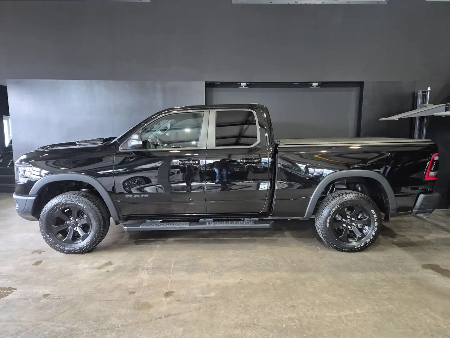 Dodge RAM 1500 REBEL/GASANLAGE/AHK/LED/LUFT/1.HAND/ Schwarz - 2