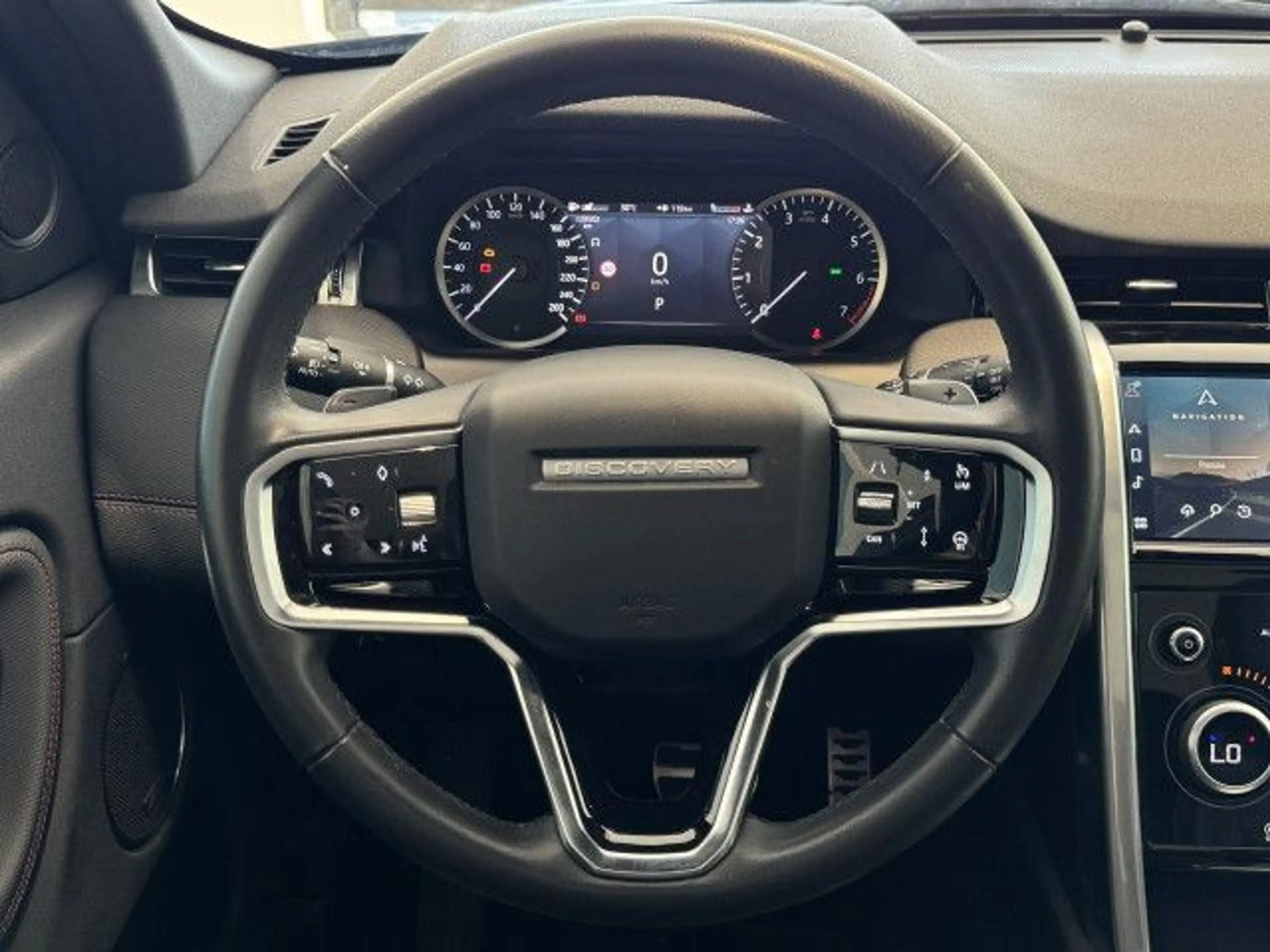 Land Rover Discovery Sport P200 R-Dyn SE Pano AHK WinterPaket — photo 11