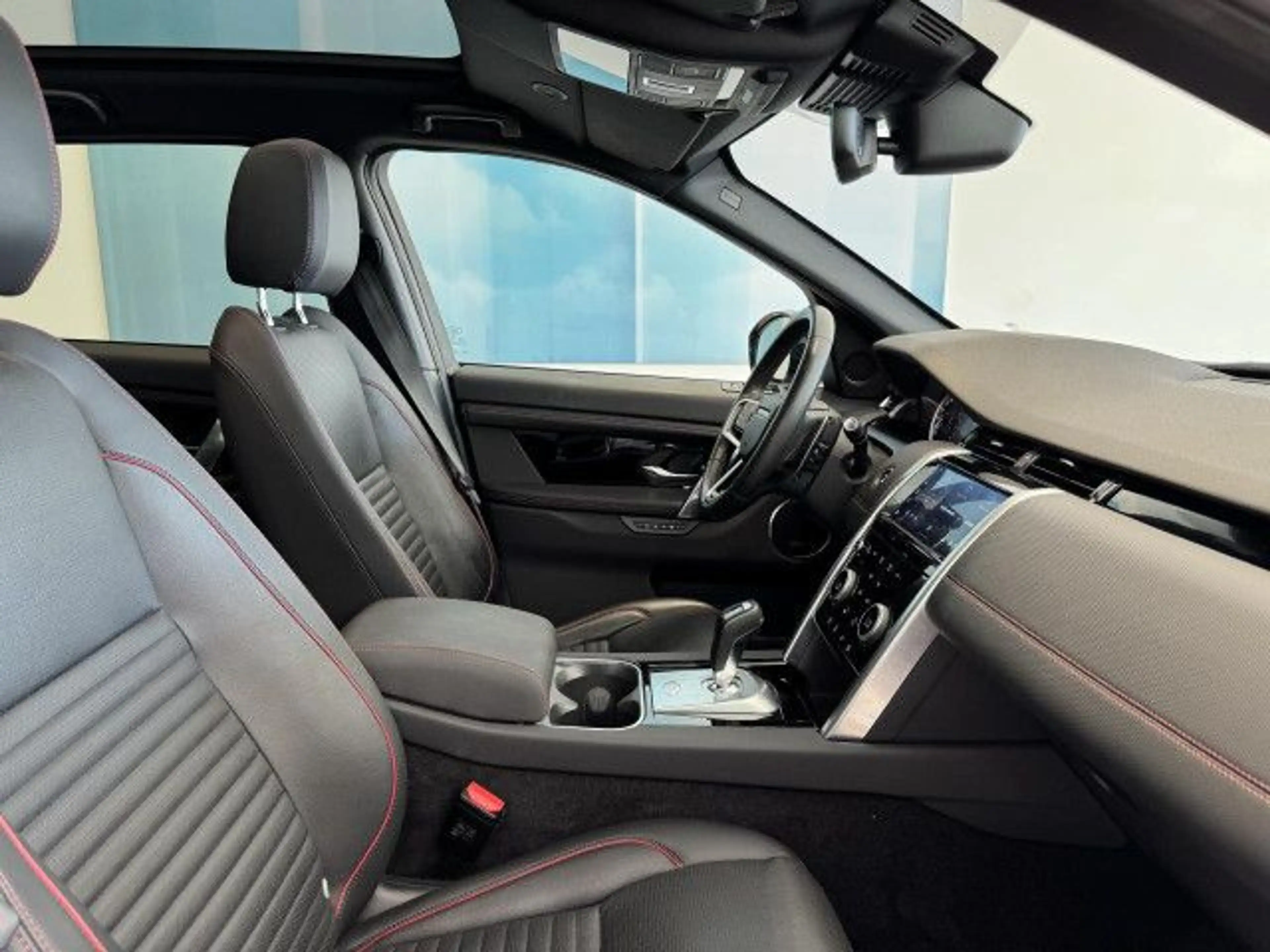 Land Rover Discovery Sport P200 R-Dyn SE Pano AHK WinterPaket — photo 4