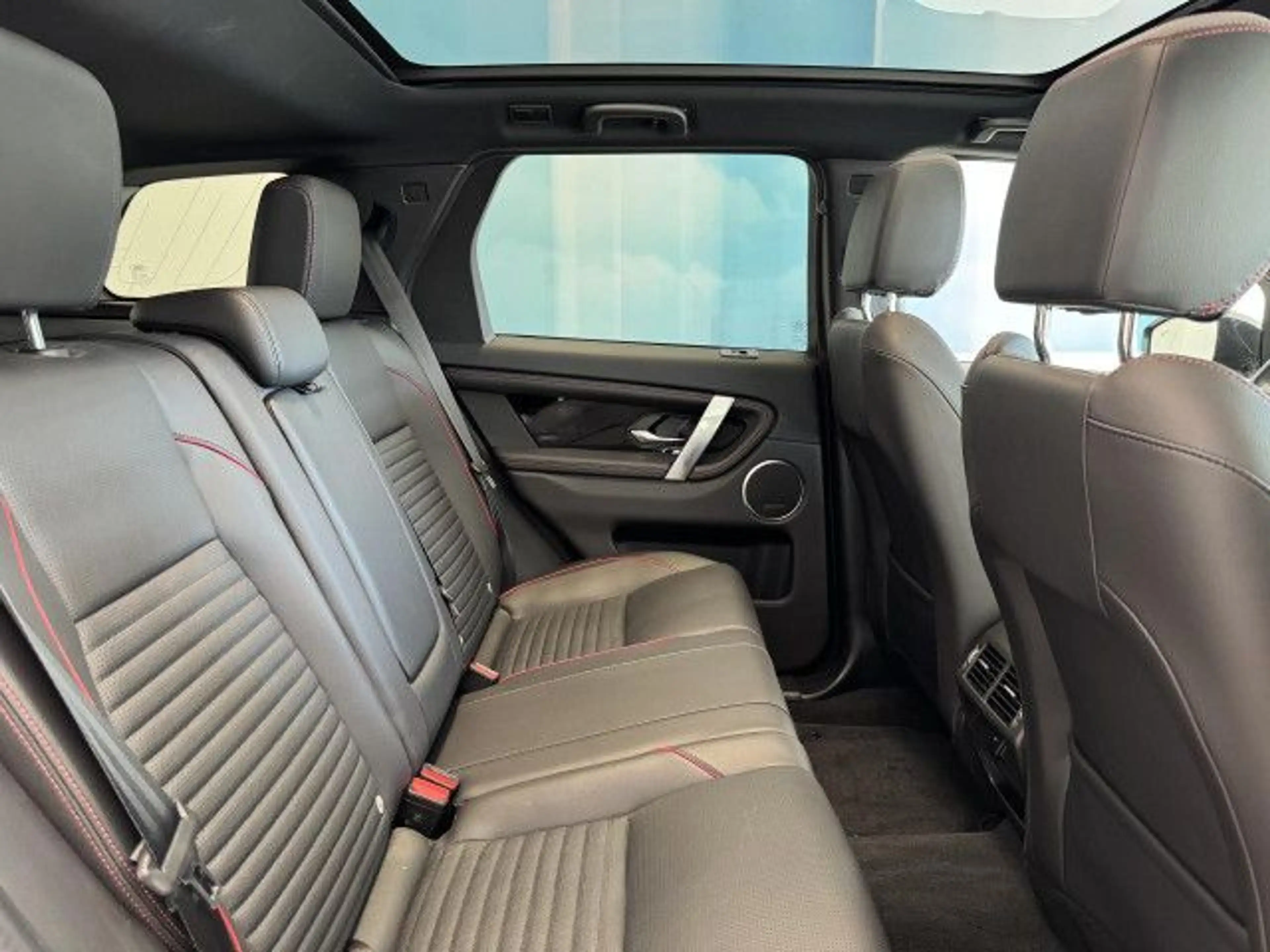 Land Rover Discovery Sport P200 R-Dyn SE Pano AHK WinterPaket — photo 14