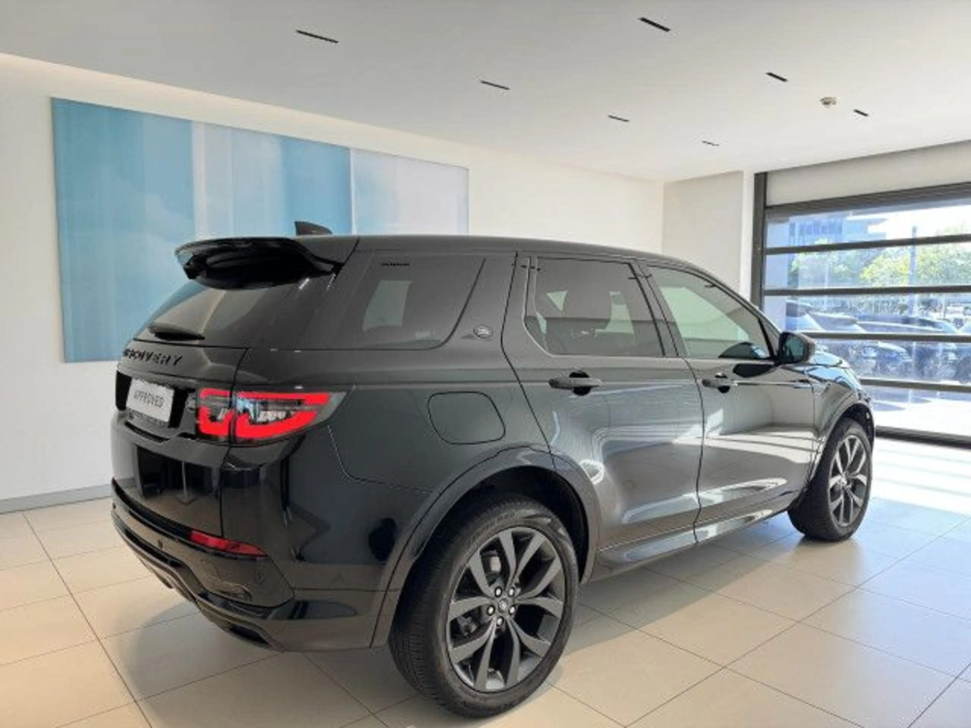 Land Rover Discovery Sport P200 R-Dyn SE Pano AHK WinterPaket — photo 3