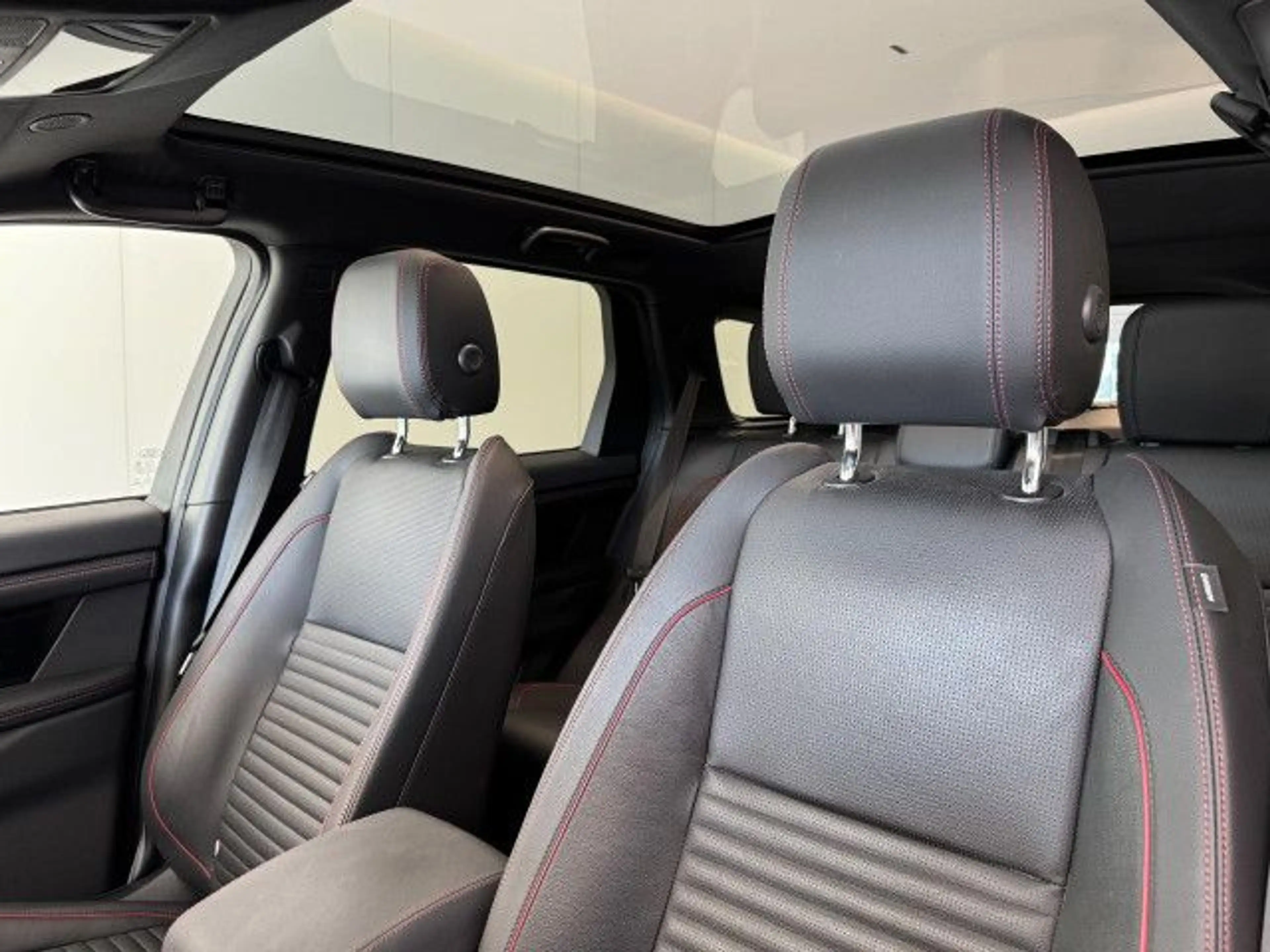 Land Rover Discovery Sport P200 R-Dyn SE Pano AHK WinterPaket — photo 13