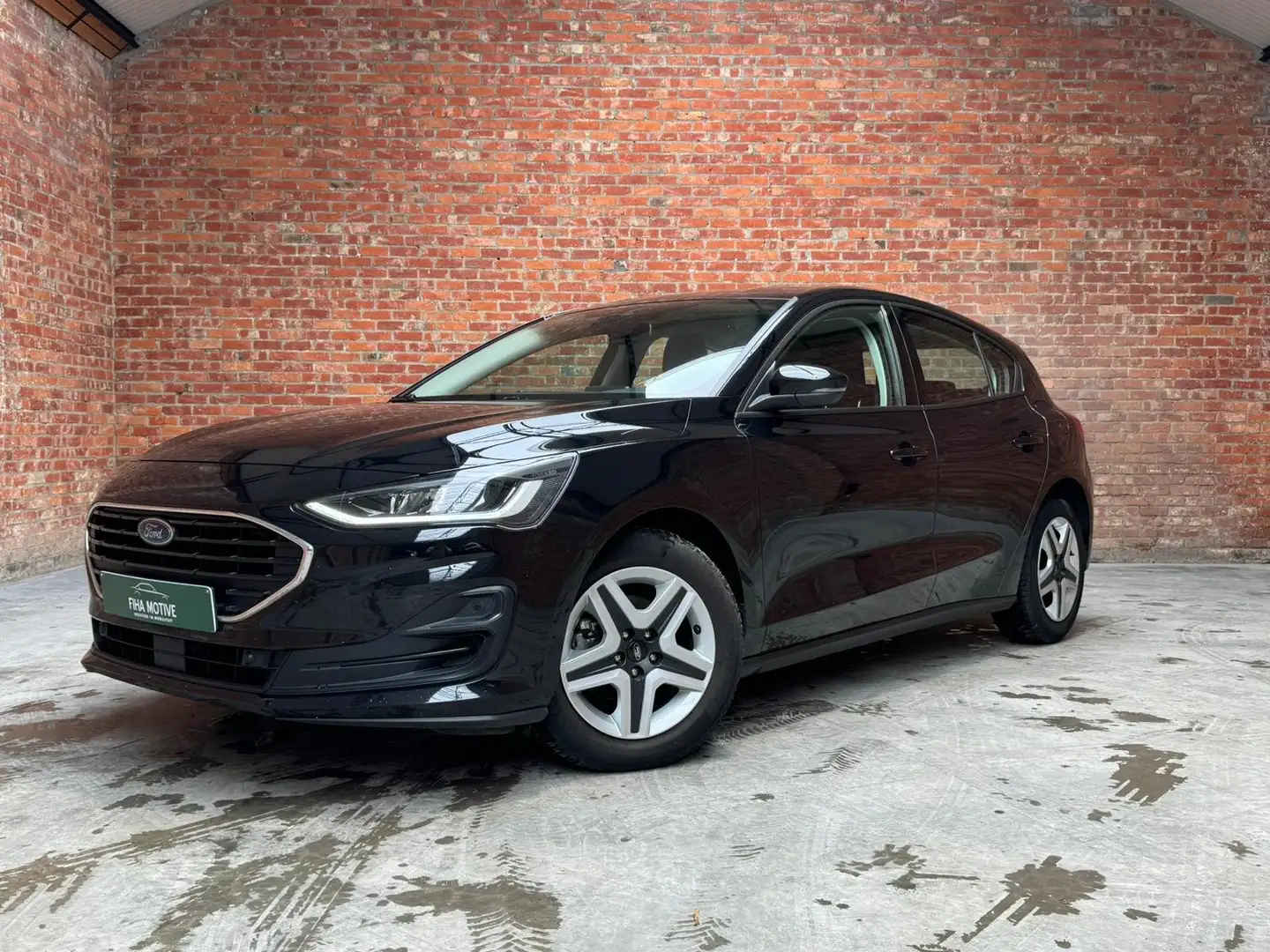 Ford Focus 1.0 EcoBoost MHEV - AUTOMAAT Zwart - 1