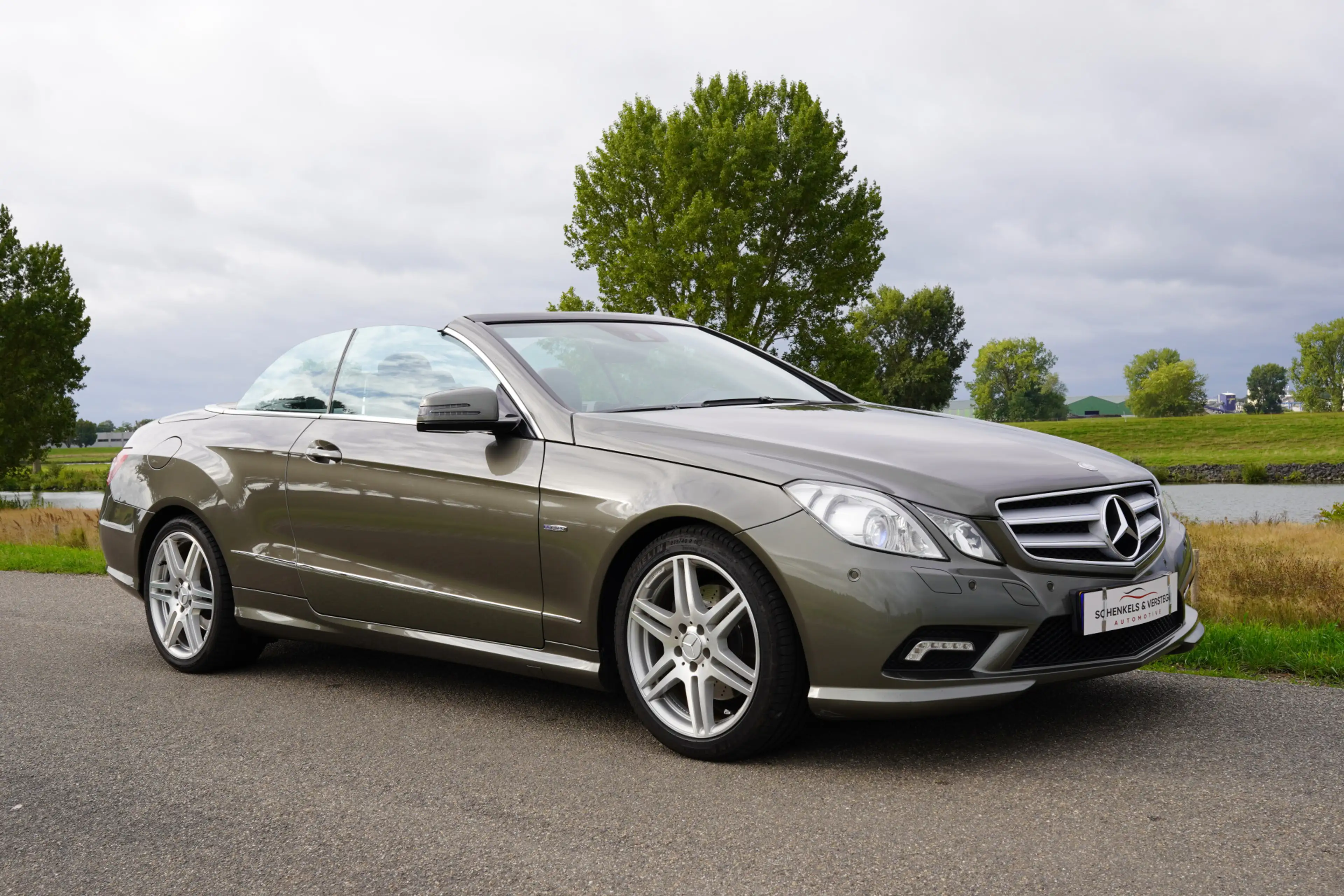 Mercedes-Benz E 250 Cabrio CGI Elegance / AMG / Nekverwarming / — photo 4