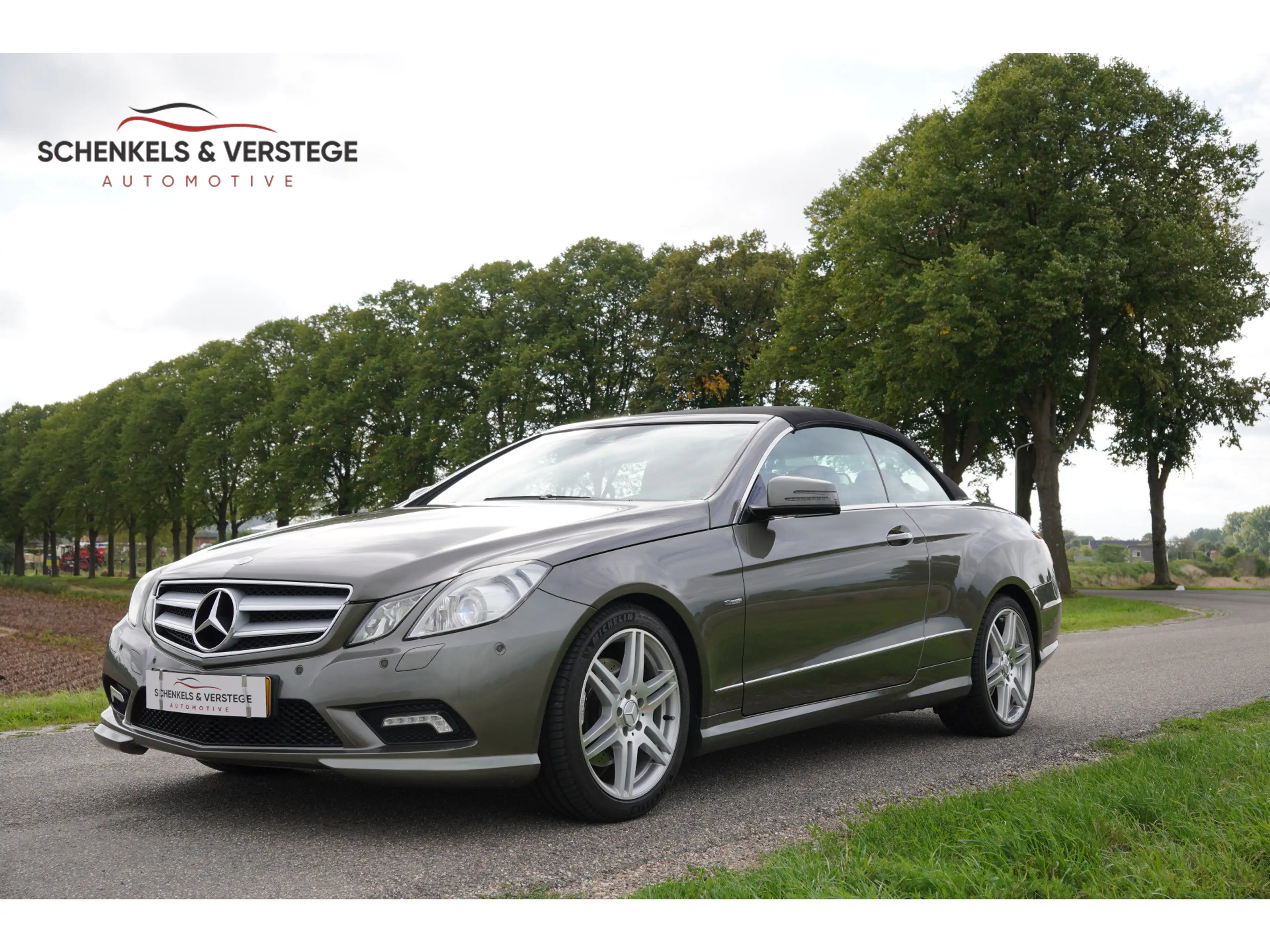 Mercedes-Benz E 250 Cabrio CGI Elegance / AMG / Nekverwarming /