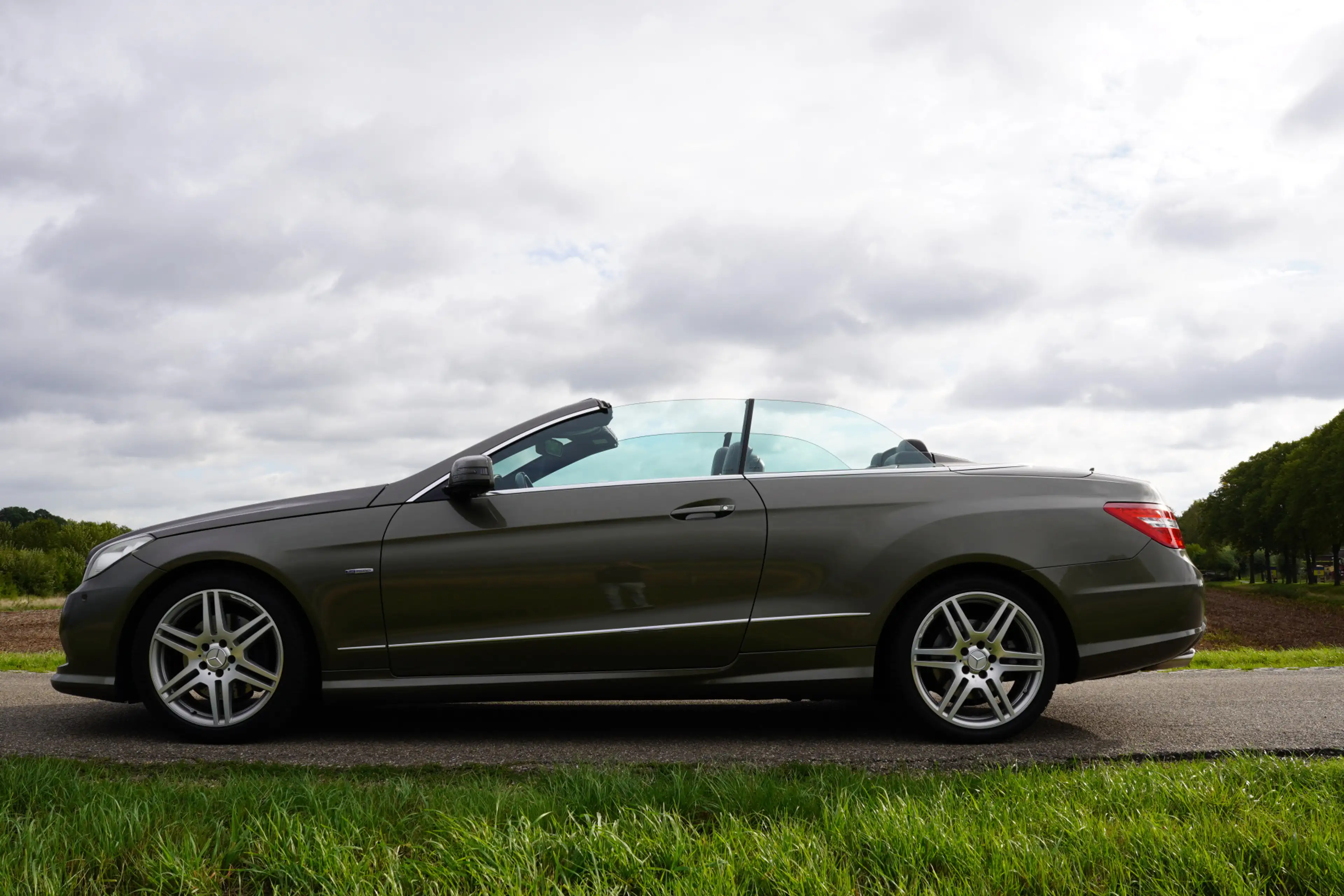 Mercedes-Benz E 250 Cabrio CGI Elegance / AMG / Nekverwarming / — photo 9
