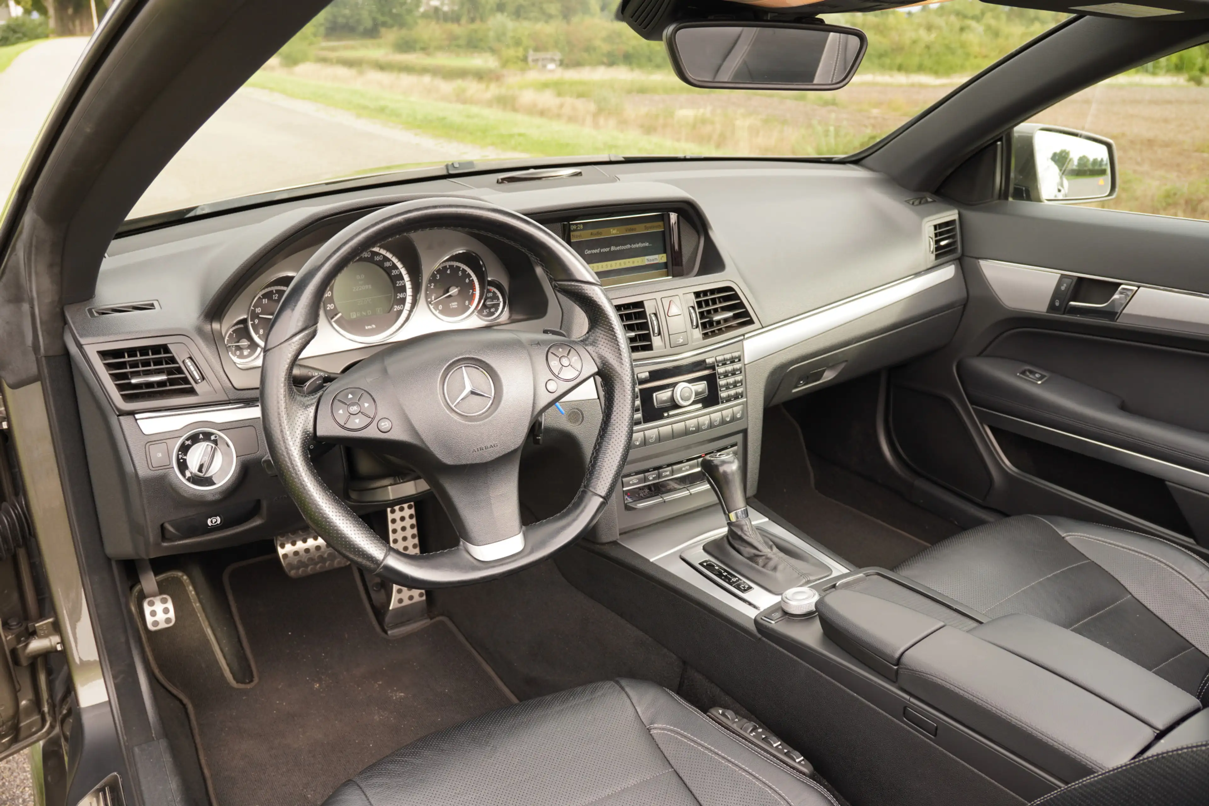 Mercedes-Benz E 250 Cabrio CGI Elegance / AMG / Nekverwarming / — photo 2