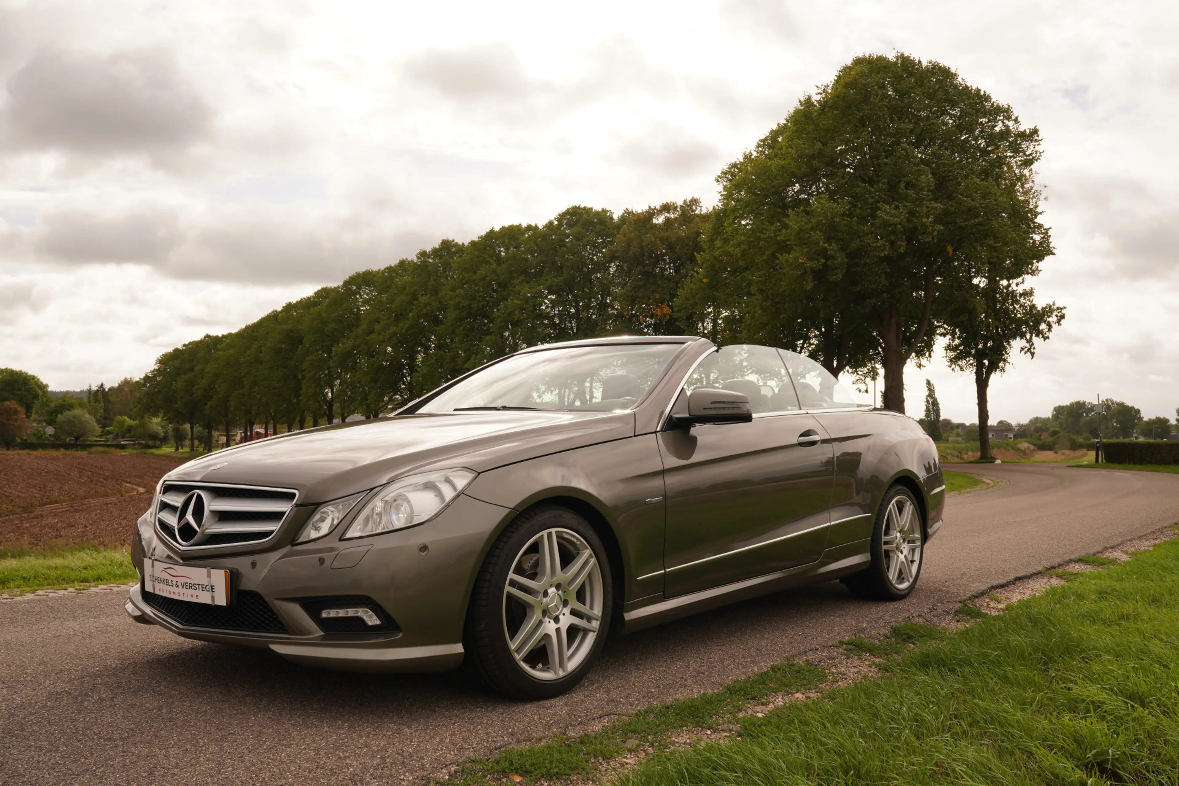 Mercedes-Benz E 250 Cabrio CGI Elegance / AMG / Nekverwarming / — photo 13
