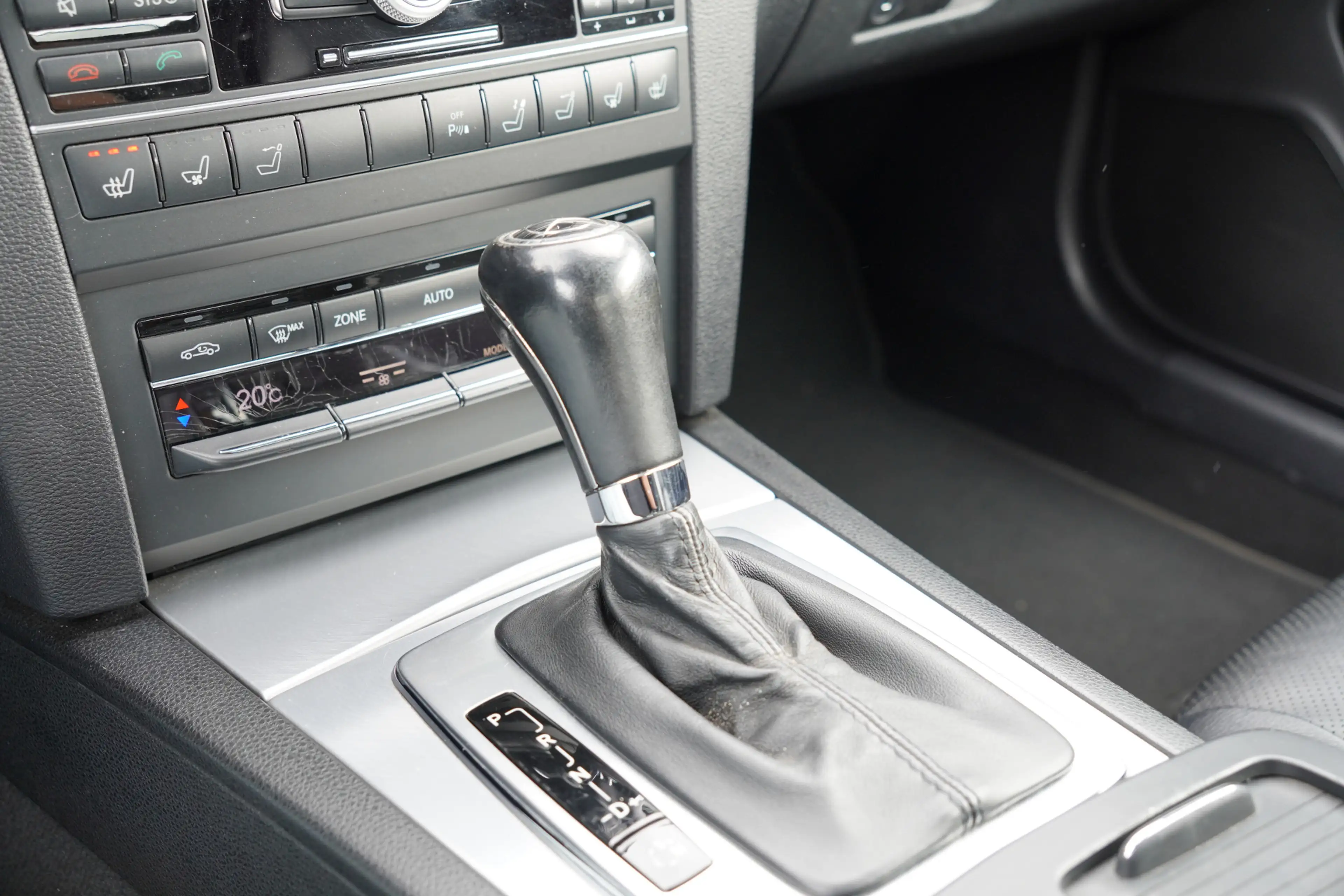 Mercedes-Benz E 250 Cabrio CGI Elegance / AMG / Nekverwarming / — photo 15