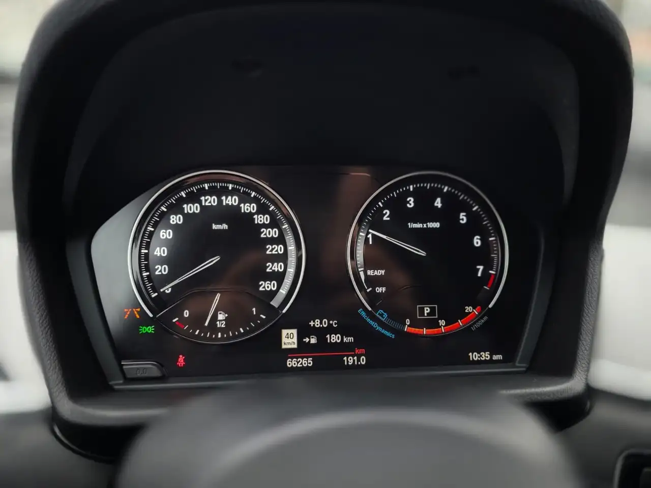 BMW X1 снимка BMW X1
