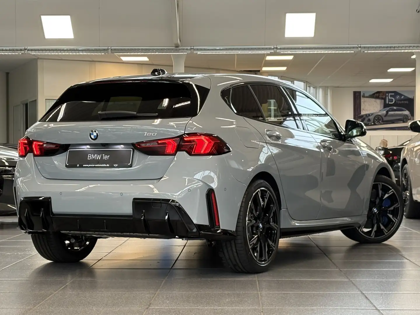 BMW 120 M Sport HuD 19" DA PA+ Komfortz. Iconic Glow Grau - 2