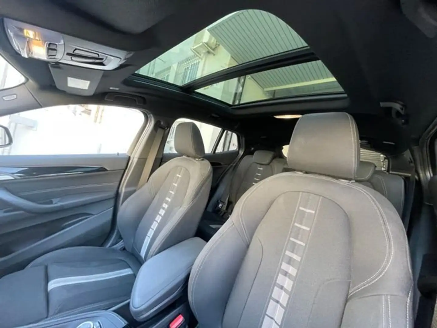 BMW X2 sDrive 18i Aut. 136cv Nero - 2