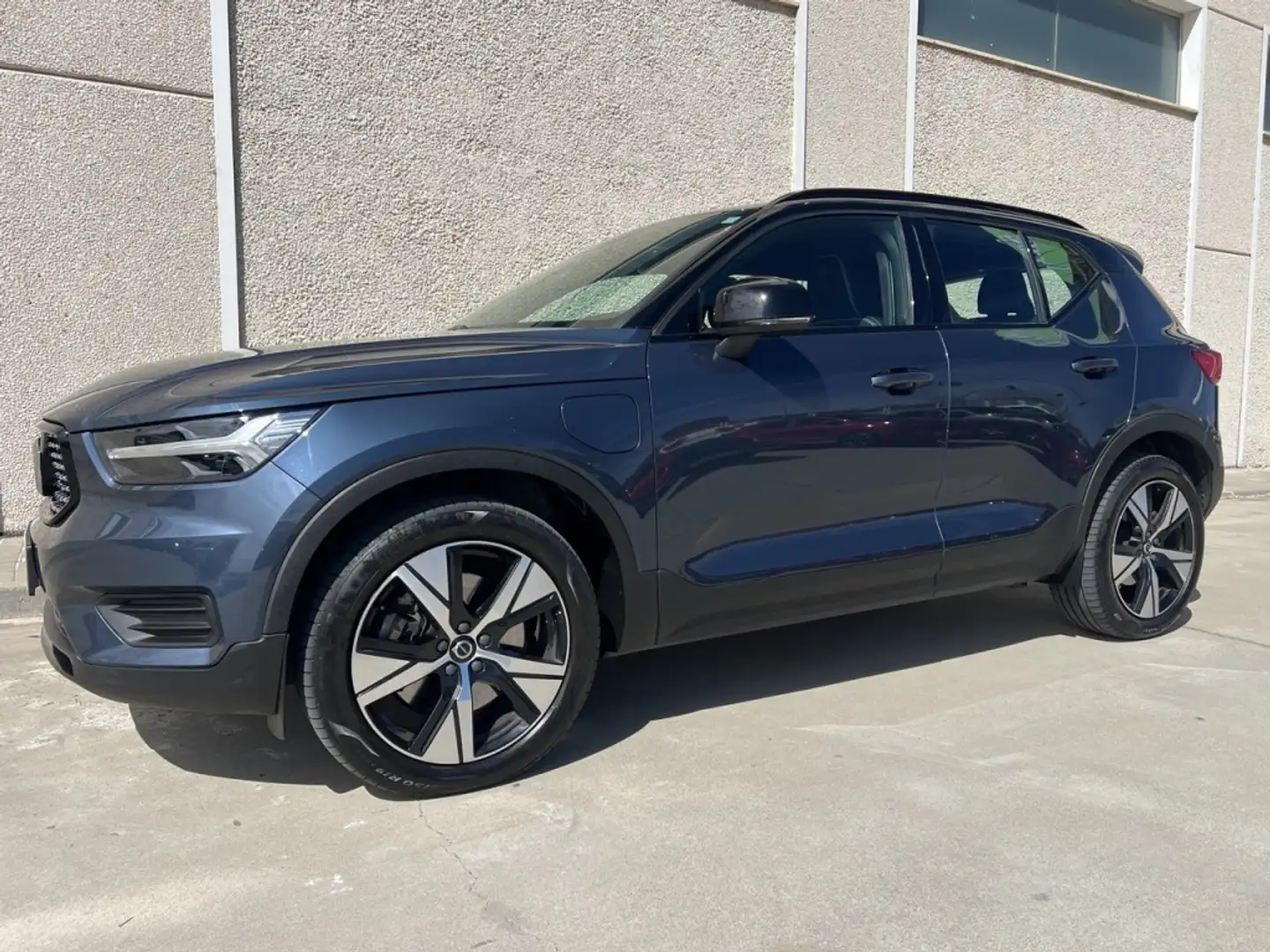 Volvo XC40 T5 Recharge R-Design Aut. Azul - 1