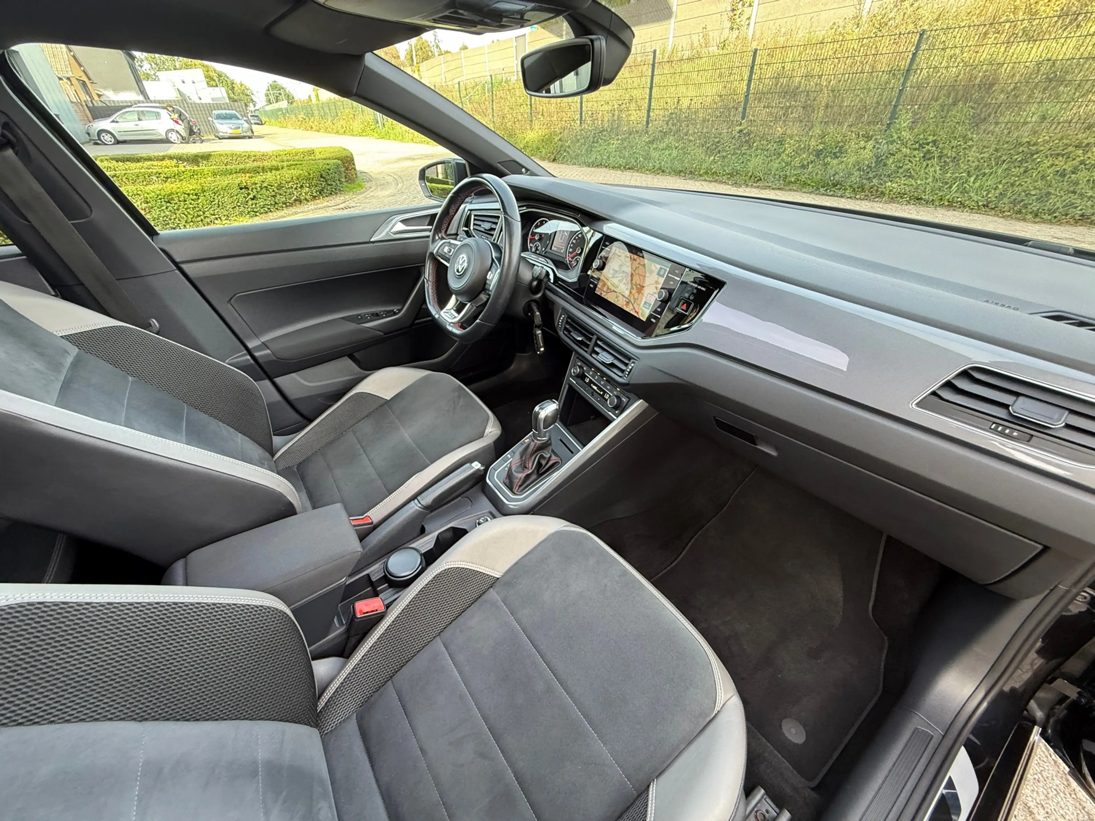 Volkswagen Polo GTI 2.0 TSI DSG I PANO I LED I VOLL I CRUISE I CARPLAY — photo 9
