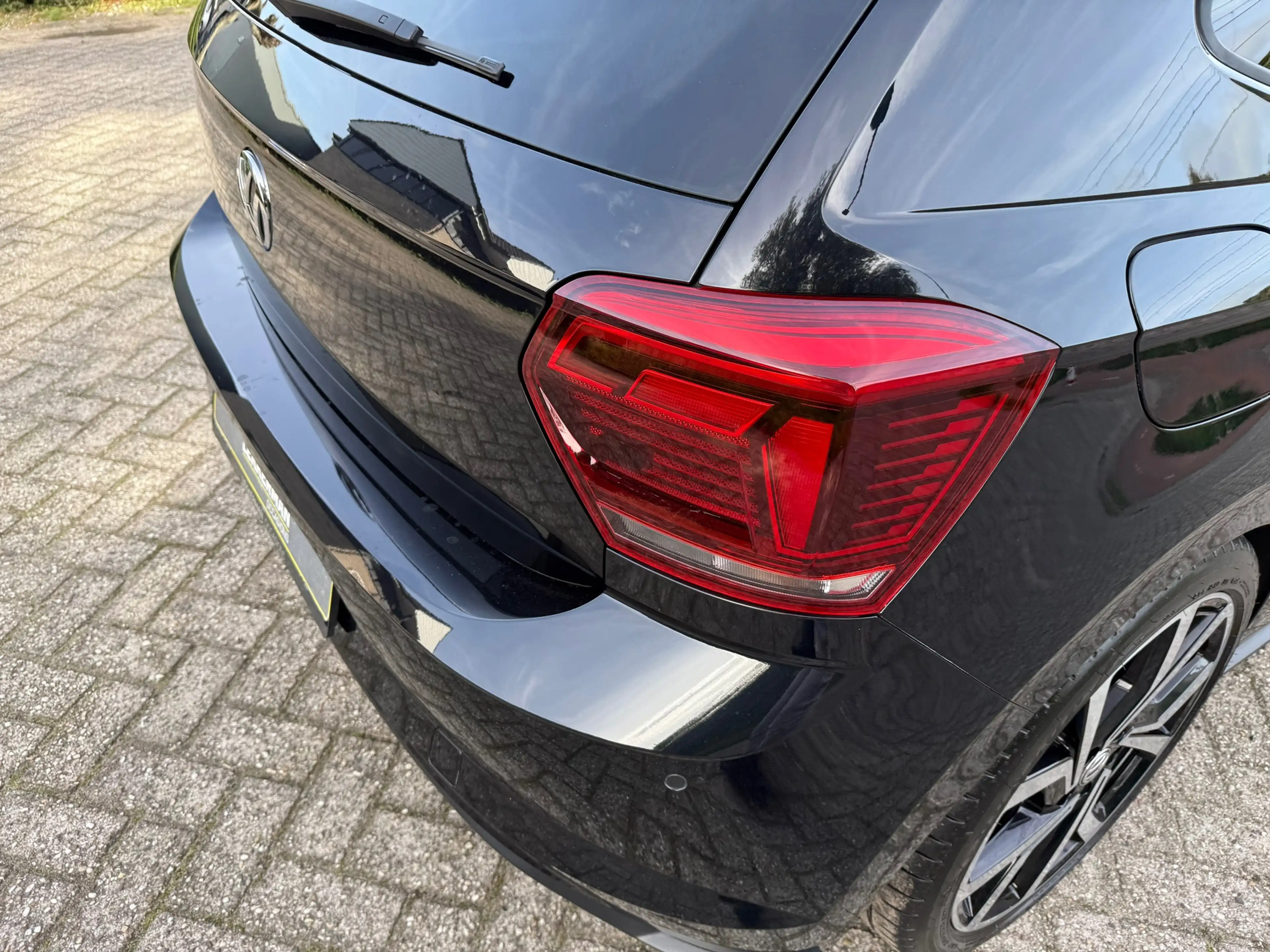 Volkswagen Polo GTI 2.0 TSI DSG I PANO I LED I VOLL I CRUISE I CARPLAY — photo 14