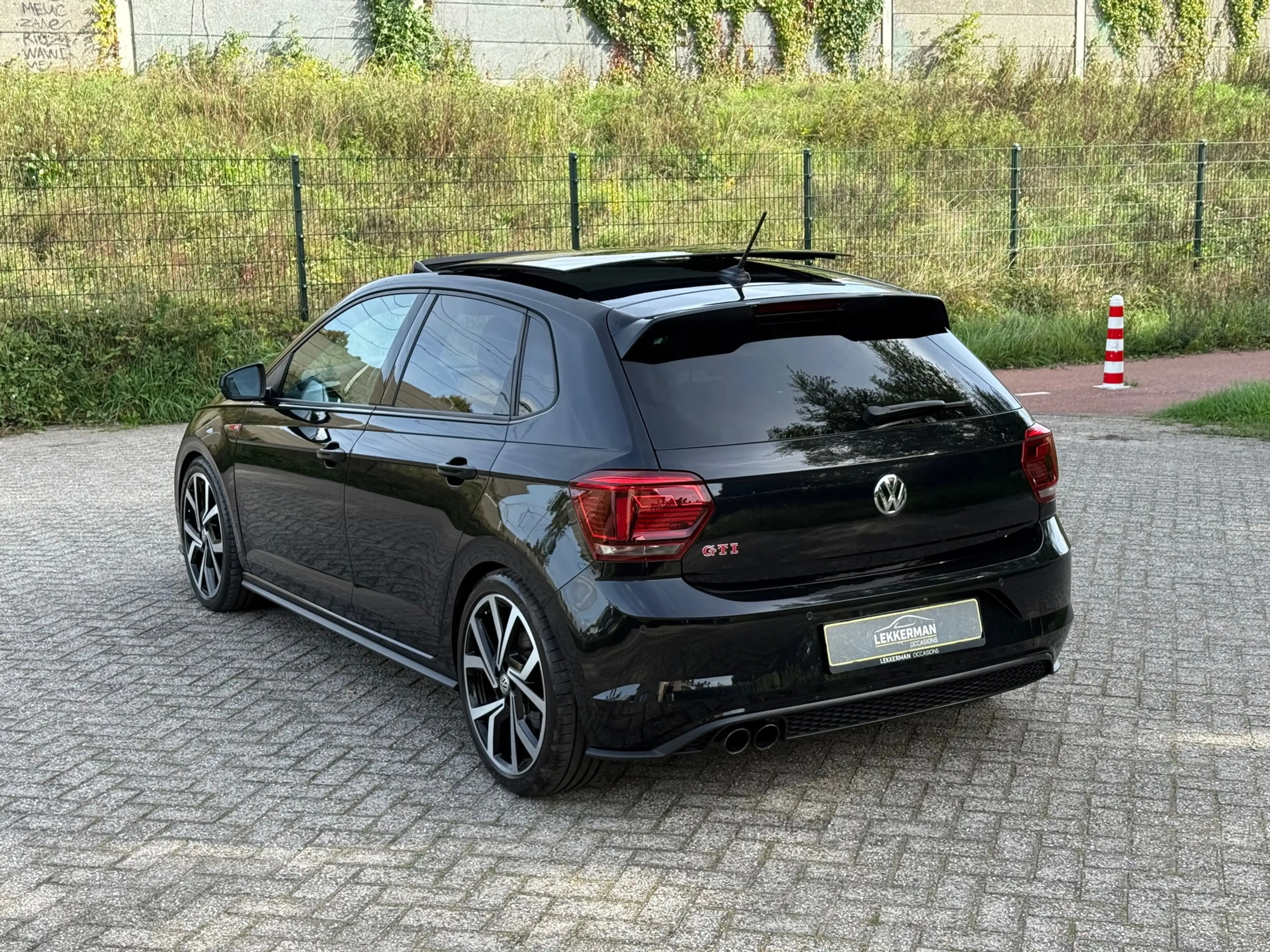 Volkswagen Polo GTI 2.0 TSI DSG I PANO I LED I VOLL I CRUISE I CARPLAY — photo 2