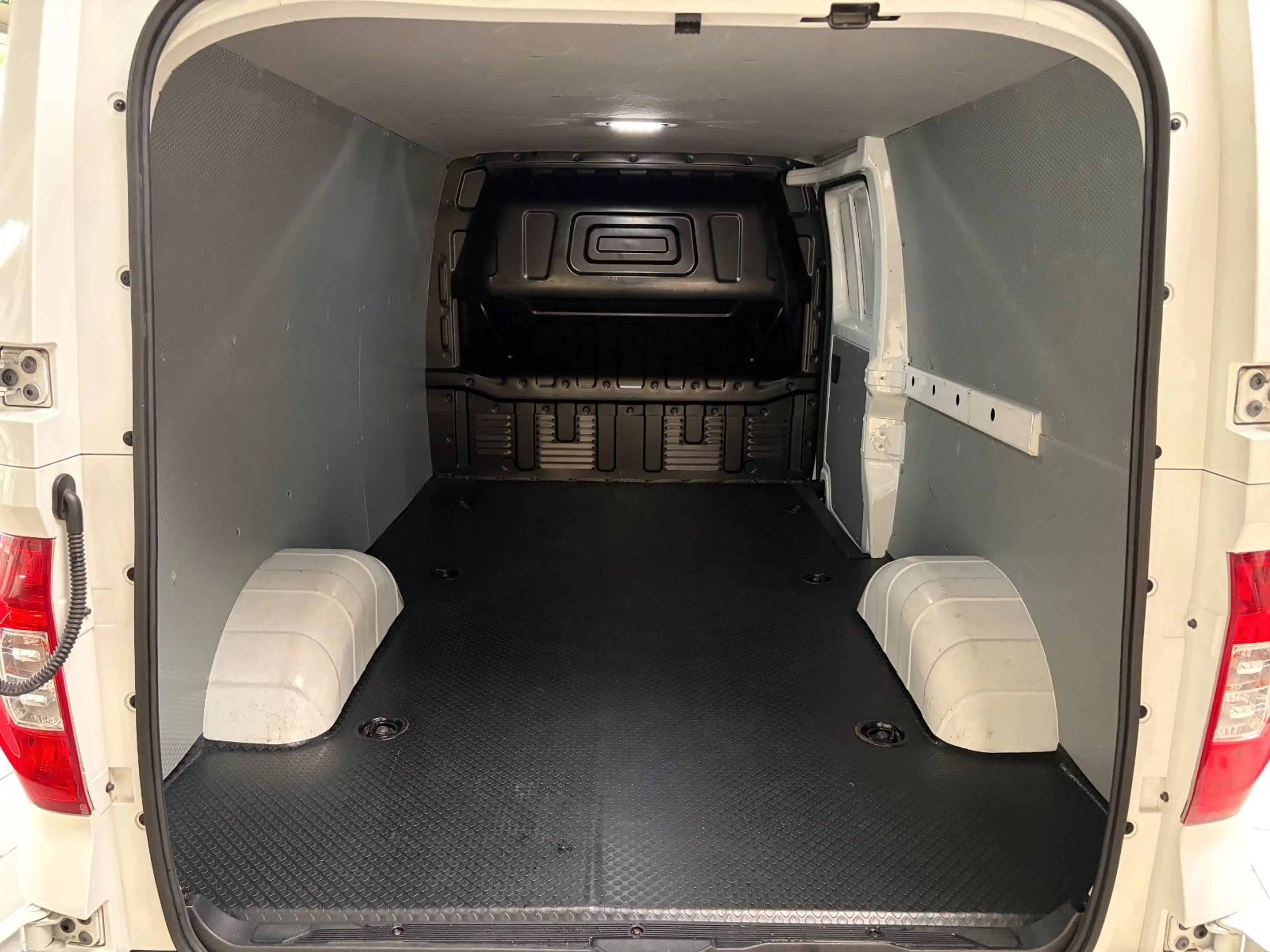 Maxus eDeliver 3 Kasten L1H1/KAMERA/SHZ/PDC — photo 8