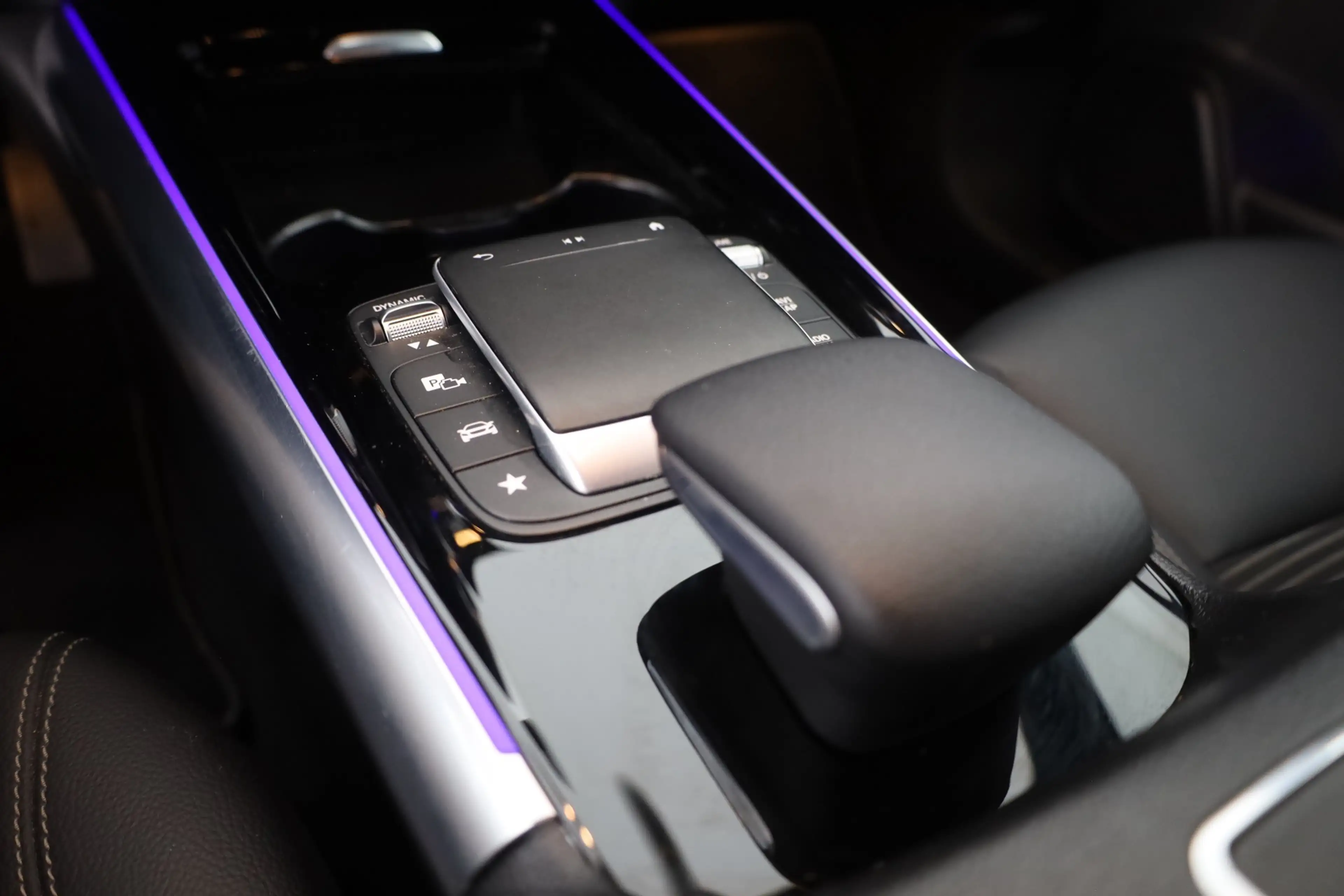 Mercedes-Benz EQA 250 LED Navi Sitzheizung Kamera Tempomat USB — photo 14