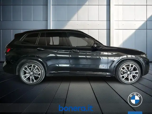 BMW X3 view 5