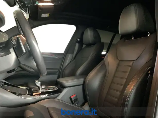 BMW X3 view 15